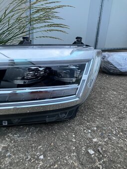 leve levy svetlo vw crafter 17-24 - 2