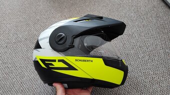 Predám prilbu Schuberth E1 veľkosť M - 2