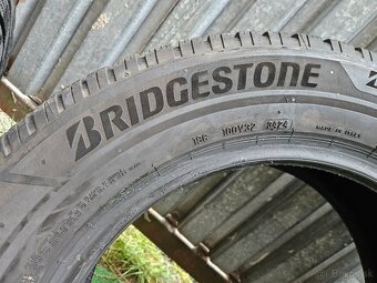 Zimné pneumatiky Bridgestone - 215/65 r17 - 2