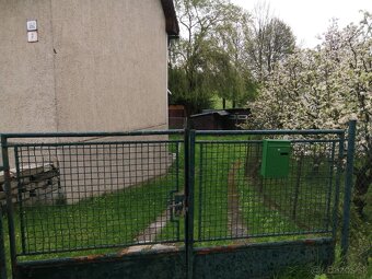 Predaj staršieho rodinného domu s veľkým pozemkom - 2