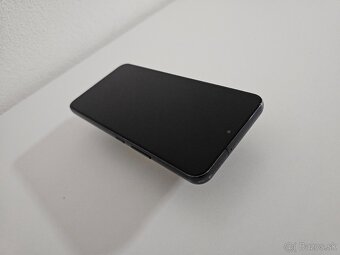 Samsung Galaxy S22 - 2