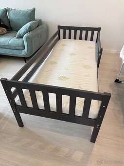 Darujem detskú postel s matracom - 2