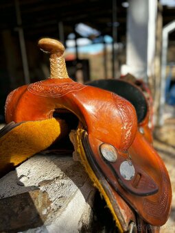 Westernove sedlo v type berrel - 2