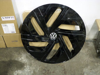 Puklica VW ID.4 ID.5 original 19" cierna - 2