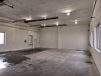 Ponúkam garáž + kanceláriu na prenajom 185 m² - 2