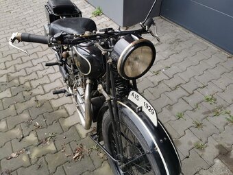 Predvojnova patinova AJS 350 z roku 1929 - 2
