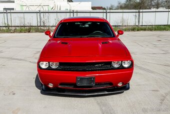 Dodge Challenger SRT8 6.4 MANUÁL 477PS - 2