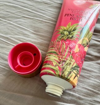 Victoria’s Secret telové mlieko Pineapple high - 2