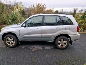 Toyota Rav4 1.8,2.0D benzin 2005 5 dverova siva - 2