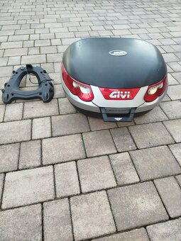 Kufor na motorku GIVI MAXIA 3 - 2
