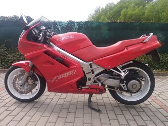 Honda VFR750 - 2
