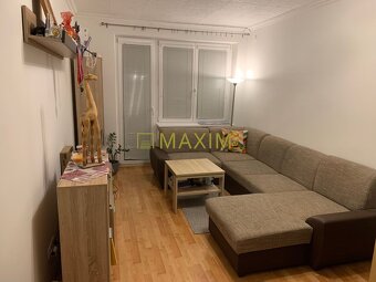 Ponúkame na predaj priestranný, slnečný a kompletne zariaden - 2