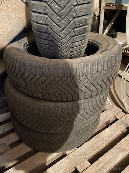 225/60R17 - 2