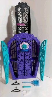 Šatník Monster High - 2