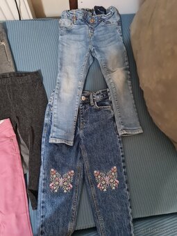 7ks dievčenských nohavíc/riflí - 2