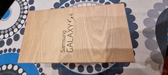 Krabicky od telefonov - 2