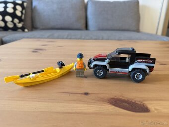 Predám lego auto s kajakom - 2