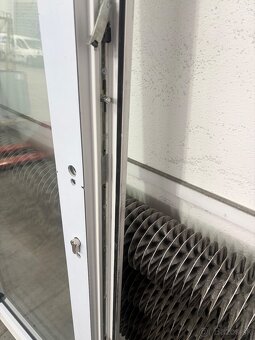 Predam vchodove dvere so svetlikom - 2