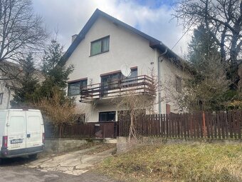 Miesto pre rodinný život 4-izbový dom s garážou v Novej Bani - 2