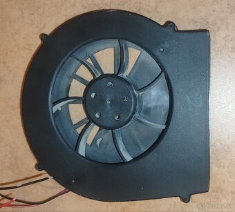 Radiálny ventilátor na 12V - 2