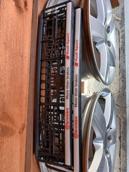 Ramiky na ŠPZ audi - 2
