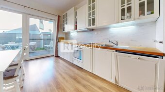 Pekný, zariadený 5 izb. rodinný dom v luxusnej radovej zásta - 2