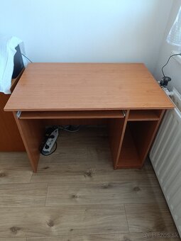 PC stolík s výsuvnou doskou na klávesnicu - 2