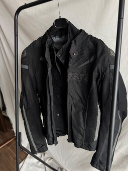 Dainese oblečenie, obuv, prilba AGV K5 - 2