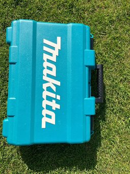 Makita baterie BL1815G + nabijacka + kufrik - 2