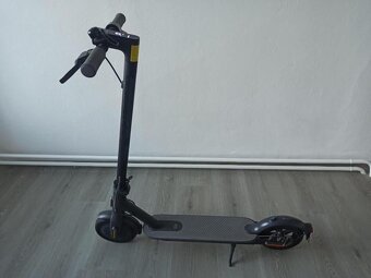 Predám elektrickú kolobežku Xiaomi Essential - 2
