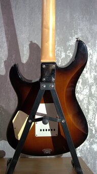 Predám el.gitaru Pacifica Yamaha +stojan - 2