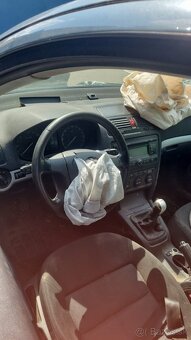 ROZPREDAM Octavia 2 kombi 1.9 tdi 77kw BKC 6 rýchlosti 4x4 - 2