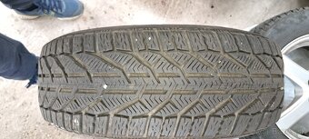 Predam zimne pneumatiky 215/60 R 16 - 2