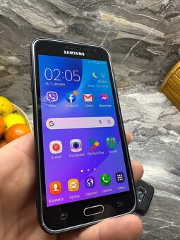 Mobilny Telefon Samsung Galaxy J3 - 2