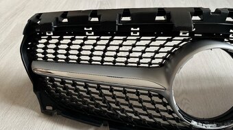 Predná maska / gril Mercedes-Benz CLA 180 - 2