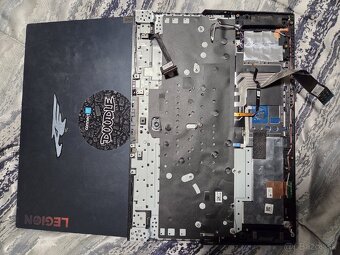 Lenovo legion displej - 2