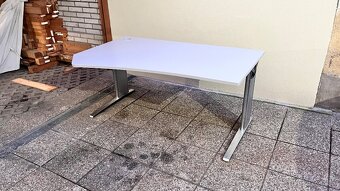 Predám kancelársky stôl - 2