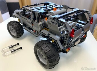 LEGO Technic 8297 Off Roader (2008) - 2