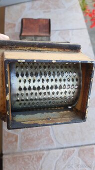 Mlynček na orechy - 2