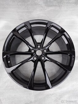 23" LAMBORGHINI URUS DISKY 23" - 2