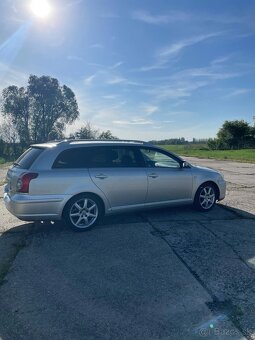 Toyota Avensis - 2