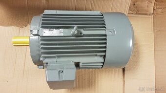 Predám pätkový el.motor 10kW 2900ot Mez Mohelnice CVX - 2