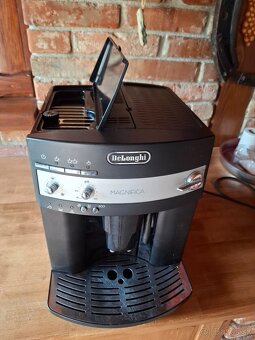 Predám kávovar Delonghi Magnifica - 2
