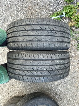 Pneu 225/50 R17 - 2
