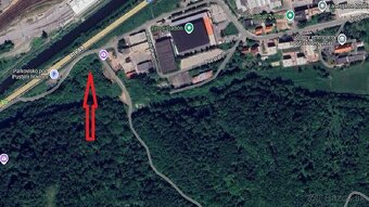 Predám zaujímavý komerčný pozemok v okrajovej časti mesta Z - 2