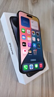Iphone 15 pro max top stav - 2