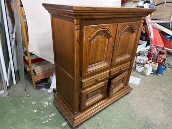 Skriňa z masívu - holandský nábytok - 2