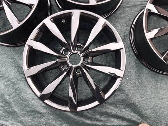 Alu disky Volkswagen Dijon černé R17 et49 - 2
