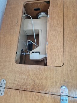 Šijací stroj Lucznik 414 so skrinkou - 2