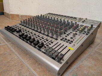 Behringer UB2442FX-PRO - 2